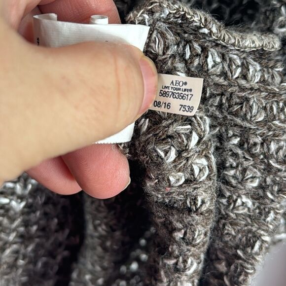 American Eagle Outfitters Brown Pullover Knit Sweater Size Small - Picture 4 of 5